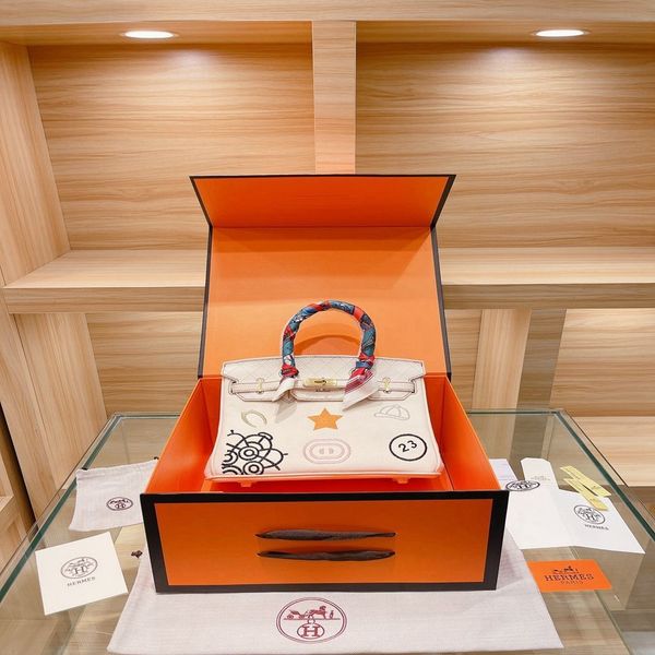 wholesale second generation graffiti kellyss bag fashion women's cross carrying one shoulder portable mini lock luxuryss designerss yw
wholesale second generation graffiti kellyss bag fashion women's cross carrying one shoulder portable mini lock luxuryss designerss yw
