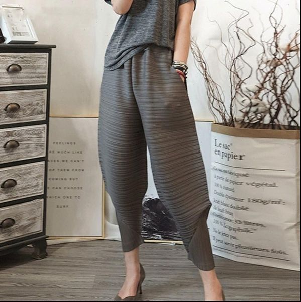 autumn women capris pattern elastic waist pleated ankle length solid color loose ladies fashion harem pants ba696, Black;white
autumn women capris pattern elastic waist pleated ankle length solid color loose ladies fashion harem pants ba696, Black;white