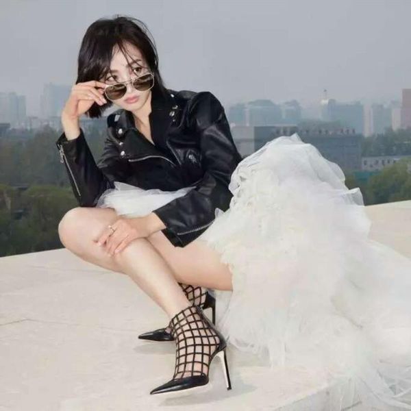 sandals 2021 fashion white mesh roman pointed high heels hollow black stiletto heel short boots women
sandals 2021 fashion white mesh roman pointed high heels hollow black stiletto heel short boots women