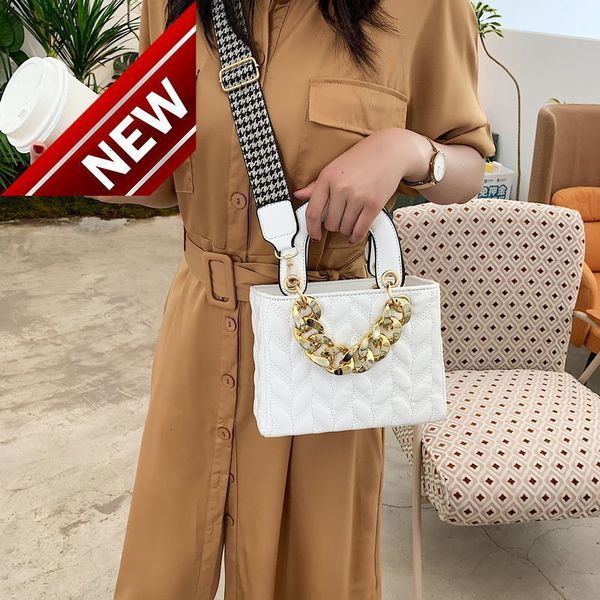high sense foreign baigou women's new style messenger versatile large capacity lingge portable one shoulder princess bag
high sense foreign baigou women's new style messenger versatile large capacity lingge portable one shoulder princess bag