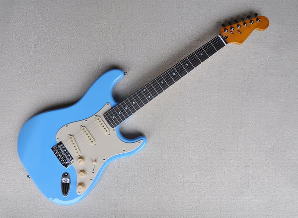 blue electric guitar with rosewood fretboard,sss pickups,cream pickguard,can be customized
blue electric guitar with rosewood fretboard,sss pickups,cream pickguard,can be customized