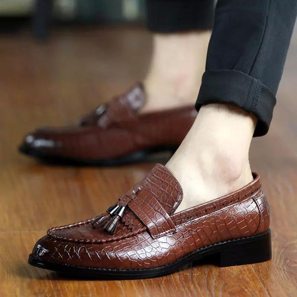 mens oxfords shoes pointed toe fringe wood grain slip on male loafers gentelmen british style handmade classic office dress, Black
mens oxfords shoes pointed toe fringe wood grain slip on male loafers gentelmen british style handmade classic office dress, Black