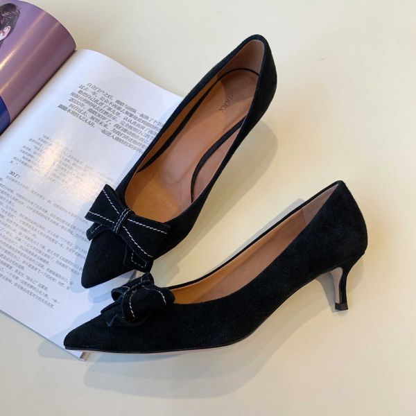 1000 women's high heels with comfortable temperament on the cabinet 200399
1000 women's high heels with comfortable temperament on the cabinet 200399