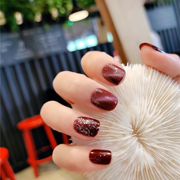 it is advisable to wear waterproof finished fake women's durable net red short piece nail enhancement patch, Red;gold
it is advisable to wear waterproof finished fake women's durable net red short piece nail enhancement patch, Red;gold