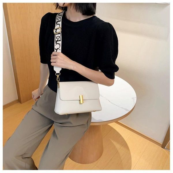 handbag women luxurys designers bags 2021 crossbody bag all match for small trend purse multi pochette louisbags_18
handbag women luxurys designers bags 2021 crossbody bag all match for small trend purse multi pochette louisbags_18