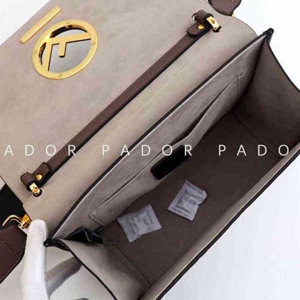 new fashion single shoulder bag women's commuting ol portable color contrast organ wide strap versatile flap hand zly zly bags lu zly
new fashion single shoulder bag women's commuting ol portable color contrast organ wide strap versatile flap hand zly zly bags lu zly