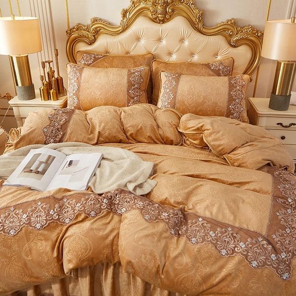 bedding sets european embroidered lace velvet duvet cover set king size luxury 4pcs embossing bedskirt soft winter ruffle
bedding sets european embroidered lace velvet duvet cover set king size luxury 4pcs embossing bedskirt soft winter ruffle