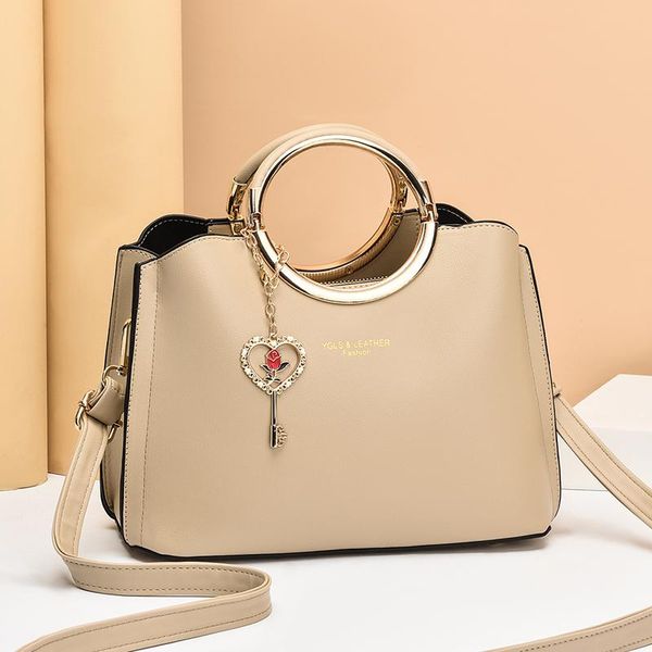 evening bags pu leather large tote with zipper casual big shoulder bag for women 2021 soft luxury handbag brand designer metal pendant
evening bags pu leather large tote with zipper casual big shoulder bag for women 2021 soft luxury handbag brand designer metal pendant