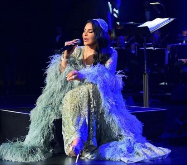 evening dress green lace feather long sleeve v-neck ball gown labourjoisie ahlamalshamsi youssef aljasmi long dress crystal, Black;pink
evening dress green lace feather long sleeve v-neck ball gown labourjoisie ahlamalshamsi youssef aljasmi long dress crystal, Black;pink