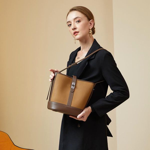 waist bags cowhide bucket bag, leather female large-capacity bag 2021 all-match single shoulder messenger
waist bags cowhide bucket bag, leather female large-capacity bag 2021 all-match single shoulder messenger