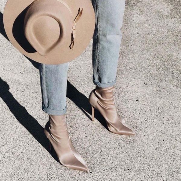 stiletto boots women's autumn and winter high-heeled nude in the tube was thin elastic socks, Black
stiletto boots women's autumn and winter high-heeled nude in the tube was thin elastic socks, Black