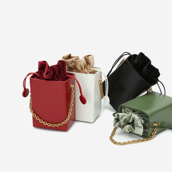 women 2021 bag leather women's single shoulder messenger mini small trend chain portable bucket
women 2021 bag leather women's single shoulder messenger mini small trend chain portable bucket