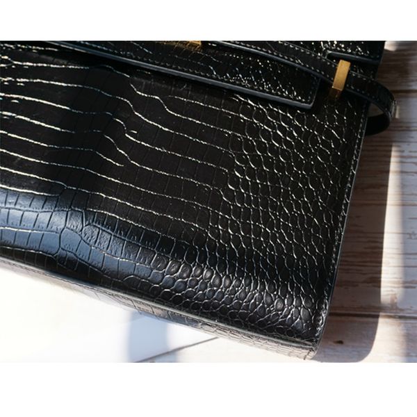 luxury handbags 2021 new manhattan women's crocodile single shoulder underarm box cowhide stick bag
luxury handbags 2021 new manhattan women's crocodile single shoulder underarm box cowhide stick bag