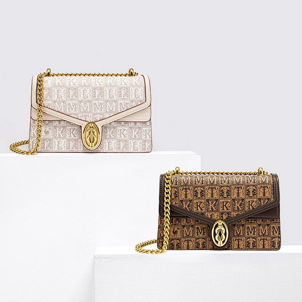 new shoulder chains messenger fashion girls casual handbag simple leisure personality square women bag leather printing
new shoulder chains messenger fashion girls casual handbag simple leisure personality square women bag leather printing