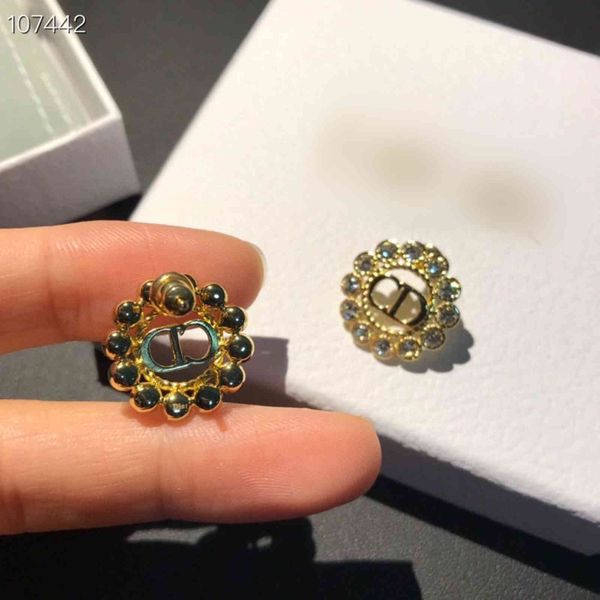 70% off 2021 new letter earring net red full drill earrings simple temperament female, Golden;silver
70% off 2021 new letter earring net red full drill earrings simple temperament female, Golden;silver