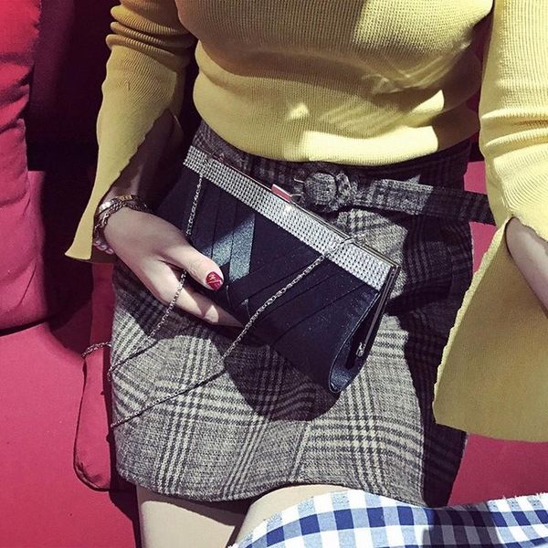 evening bags women day clutch ladies purse chain handbags bag purple bride wedding party hand clutches bolsas mujer
evening bags women day clutch ladies purse chain handbags bag purple bride wedding party hand clutches bolsas mujer