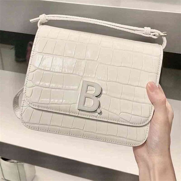 b-button designer balenciga 2022 fashion beancurd bag b hourglass bag leather organ small square bag alligator pattern on one shoulder
b-button designer balenciga 2022 fashion beancurd bag b hourglass bag leather organ small square bag alligator pattern on one shoulder