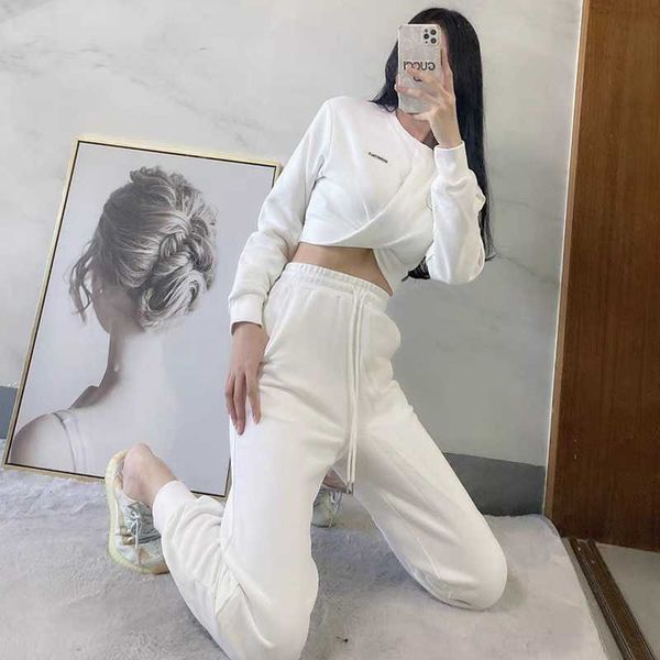 women's two piece pants net celebrity fashion sports suit 2021 autumn short sweater design sense high waist casual two-piece, White
women's two piece pants net celebrity fashion sports suit 2021 autumn short sweater design sense high waist casual two-piece, White