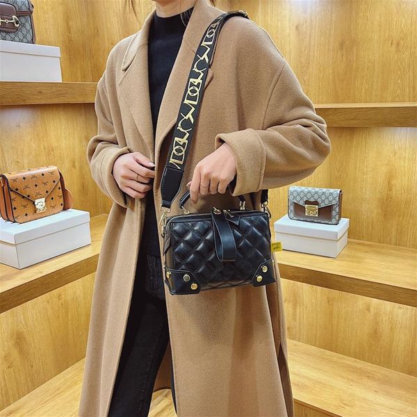 evening bags fashion pu leather rhomboid square designer brand women's shoulder messenger bag sac de luxe femme for women bolso mujer
evening bags fashion pu leather rhomboid square designer brand women's shoulder messenger bag sac de luxe femme for women bolso mujer