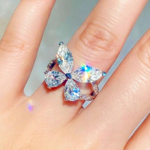 cluster rings cute butterfly bling zircon stone silver color for women wedding engagement fashion jewelry 2021, Golden;silver
cluster rings cute butterfly bling zircon stone silver color for women wedding engagement fashion jewelry 2021, Golden;silver