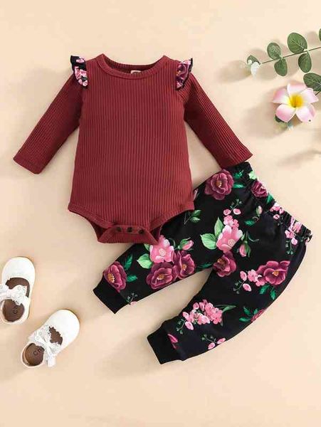 baby frill trim bodysuit & floral print sweatpants she, White
baby frill trim bodysuit & floral print sweatpants she, White