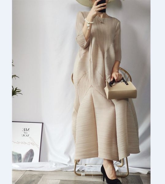 casual dresses pleated long 2021 summer lantern large size loose bud elegant aesthetic clothes in stock k6g7, Black;gray
casual dresses pleated long 2021 summer lantern large size loose bud elegant aesthetic clothes in stock k6g7, Black;gray
