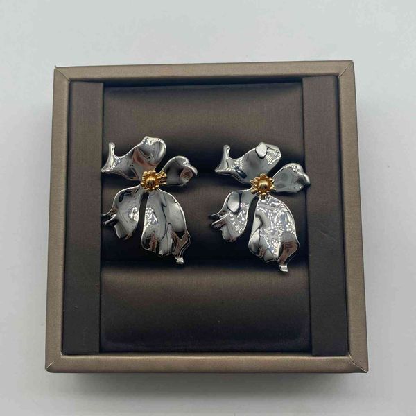 design jewelry new maple leaf flower mirror silver style personality trend temperament fashion earrings, Golden
design jewelry new maple leaf flower mirror silver style personality trend temperament fashion earrings, Golden