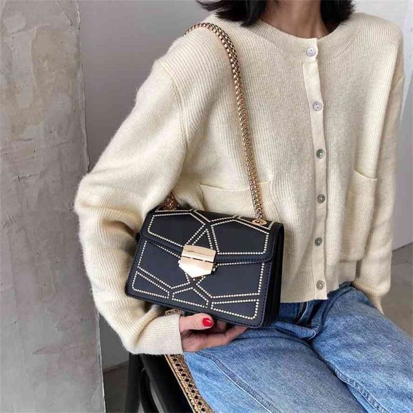 new 2020 korean rivet chain small square fashion pu women's foreign style one shoulder messenger bag
new 2020 korean rivet chain small square fashion pu women's foreign style one shoulder messenger bag