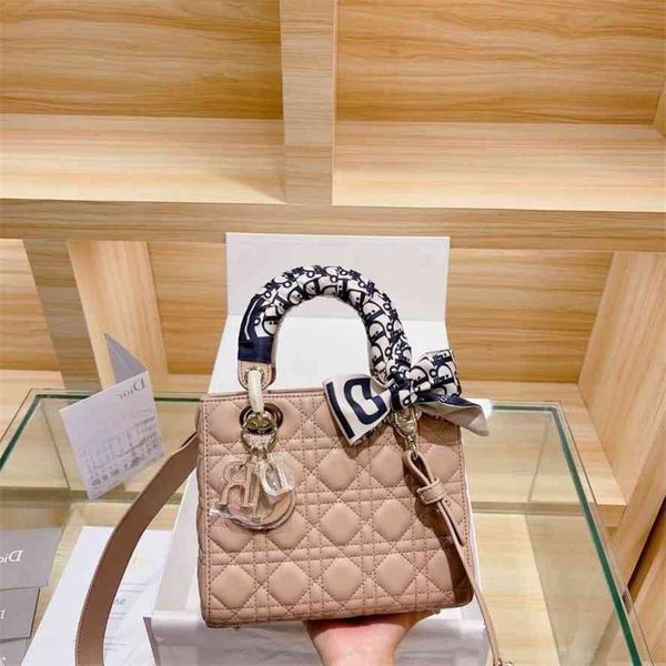 handbagd 2021 casual and fashionable portable cross carrying sheepskin diamond princess bag handbaggg bag
handbagd 2021 casual and fashionable portable cross carrying sheepskin diamond princess bag handbaggg bag