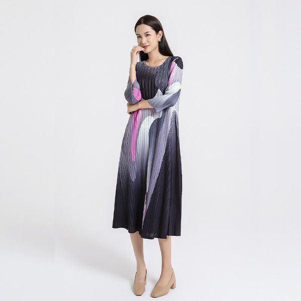 casual dresses pleated autumn color matching temperament, slim and elegant, aging fashion, foreign style printed dress, Black;gray
casual dresses pleated autumn color matching temperament, slim and elegant, aging fashion, foreign style printed dress, Black;gray