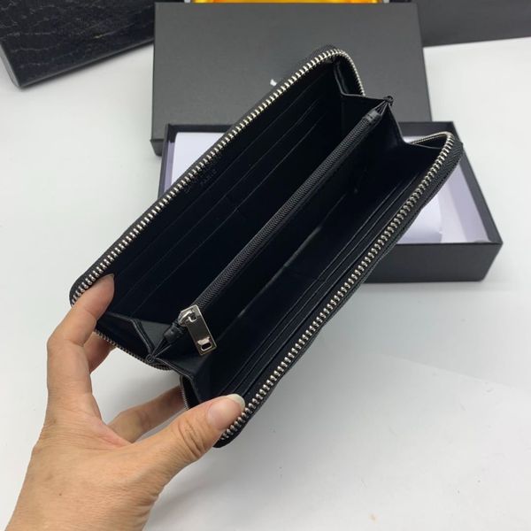 single zipper wallet the most stylish way to carry around money cards and coins men leather purse long business women wallet, Red;black
single zipper wallet the most stylish way to carry around money cards and coins men leather purse long business women wallet, Red;black