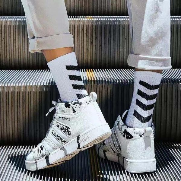 men's socks personaly street skateboard couples soxs men black white stripe cotton male long sox harajuku trendy hip hop sports sock
men's socks personaly street skateboard couples soxs men black white stripe cotton male long sox harajuku trendy hip hop sports sock