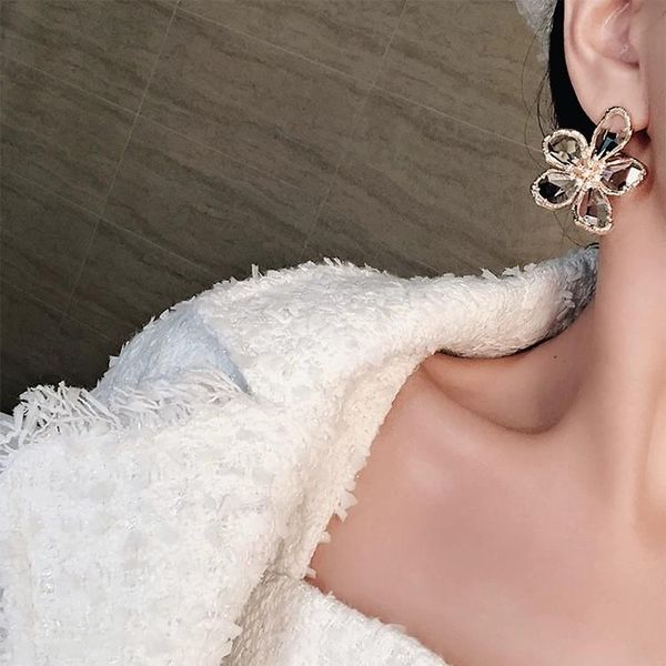 stud korean fashion women earring aesthetic gold lucency flower aros for charm lady gift ins jewelry 2021, Golden;silver
stud korean fashion women earring aesthetic gold lucency flower aros for charm lady gift ins jewelry 2021, Golden;silver