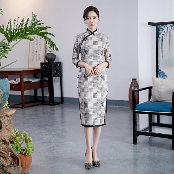 ethnic clothing chinese style young cheongsam qipao 2021 improved retro elegant mid-length suede autumn and winter mid-sleeve slim fit, Red
ethnic clothing chinese style young cheongsam qipao 2021 improved retro elegant mid-length suede autumn and winter mid-sleeve slim fit, Red