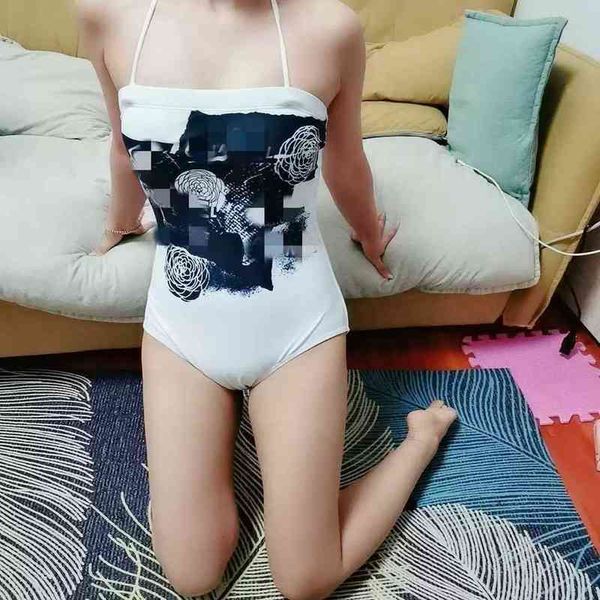 luxury designer women' swimwear bikini 2022 brand fashion c family letter printing sling swimsuit, Red;black
luxury designer women' swimwear bikini 2022 brand fashion c family letter printing sling swimsuit, Red;black