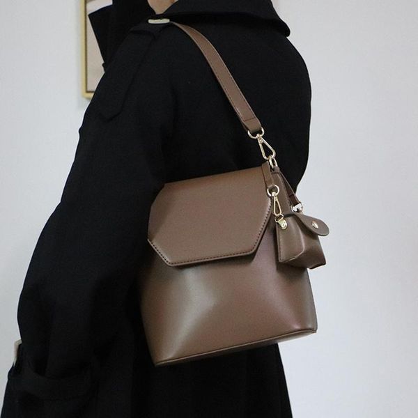 korean niche design women's single shoulder bucket bag 2021 high capacity all-match female underarm pack d8a6 cross body
korean niche design women's single shoulder bucket bag 2021 high capacity all-match female underarm pack d8a6 cross body