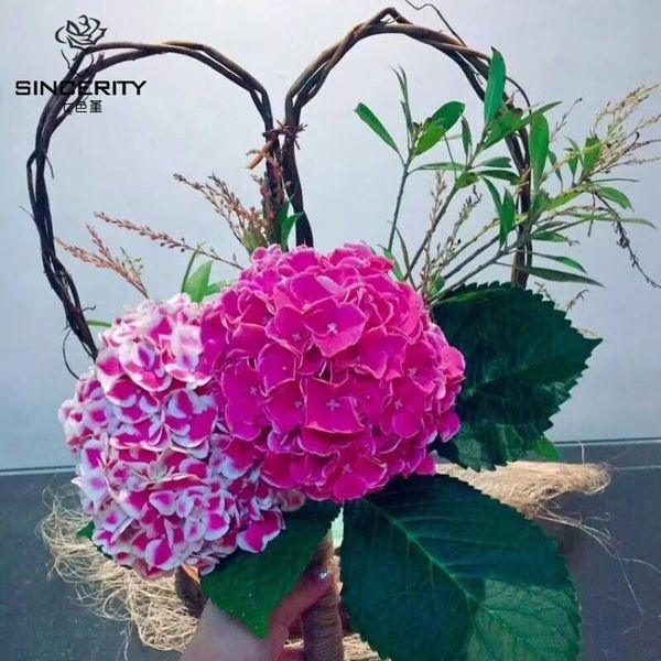 29*40cm heart-shaped rattan circle flower shop diy handmade door hanging floral garland country christmas decoration bare bird cages
29*40cm heart-shaped rattan circle flower shop diy handmade door hanging floral garland country christmas decoration bare bird cages