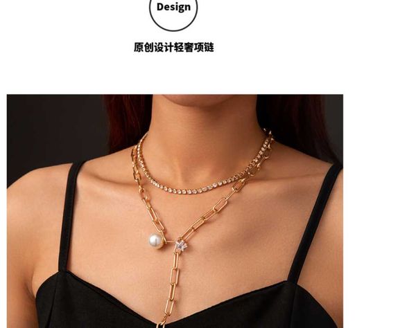 pendant necklaces 2021 european and american wowen fashion exaggerated thick chain necklace with zircon imitation pearl copper alloy, Silver
pendant necklaces 2021 european and american wowen fashion exaggerated thick chain necklace with zircon imitation pearl copper alloy, Silver