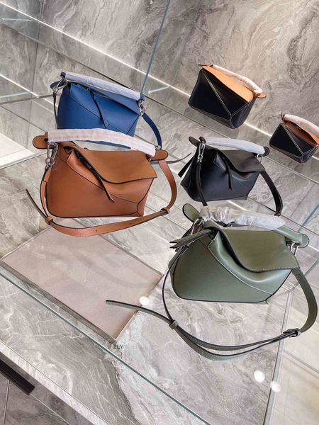 luo solid color puzzle geometric bag fashion splicing portable single shoulder bag medium 25cm satchel with box zly bags
luo solid color puzzle geometric bag fashion splicing portable single shoulder bag medium 25cm satchel with box zly bags