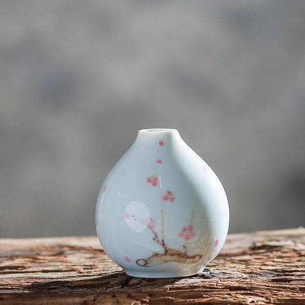 vases hand-painted ceramic chinese retro nostalgia celadon small vase dried flowers
vases hand-painted ceramic chinese retro nostalgia celadon small vase dried flowers