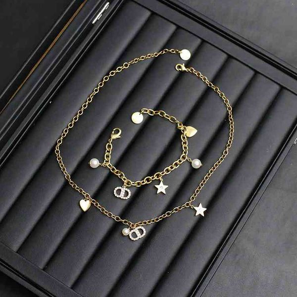luxury designer fashion necklace d / di family star pearl net red cd letter love bracelet female, Red;brown
luxury designer fashion necklace d / di family star pearl net red cd letter love bracelet female, Red;brown