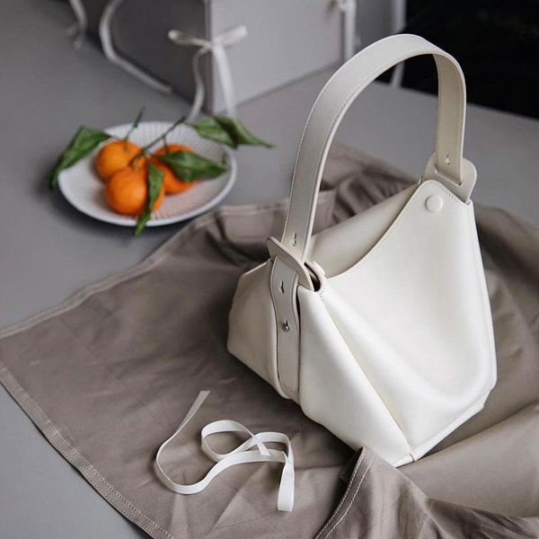 evening bags fashion women hobos bag 2021 portable small handbag simple messenger single shoulder armpit
evening bags fashion women hobos bag 2021 portable small handbag simple messenger single shoulder armpit