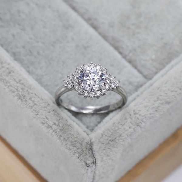 cluster rings s925 sterling silver ring luxury diamond european and american exaggerated design personalized wedding, Golden;silver
cluster rings s925 sterling silver ring luxury diamond european and american exaggerated design personalized wedding, Golden;silver