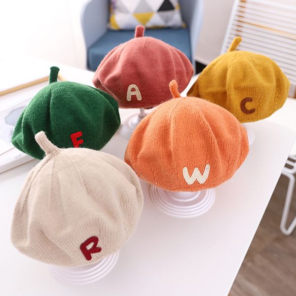 a beret autumn hat that can be worn by both men and women. it is a woolen hat with letter marks. it is available in a variety of colors and, Yellow
a beret autumn hat that can be worn by both men and women. it is a woolen hat with letter marks. it is available in a variety of colors and, Yellow