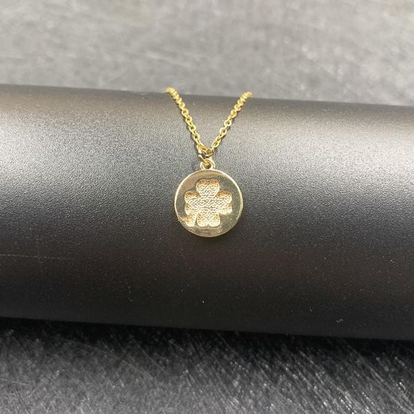 chains trendy metal round carved four-leaf clover pendant clavicle chain retro geometric flower necklace ladies jewelry access, Silver
chains trendy metal round carved four-leaf clover pendant clavicle chain retro geometric flower necklace ladies jewelry access, Silver