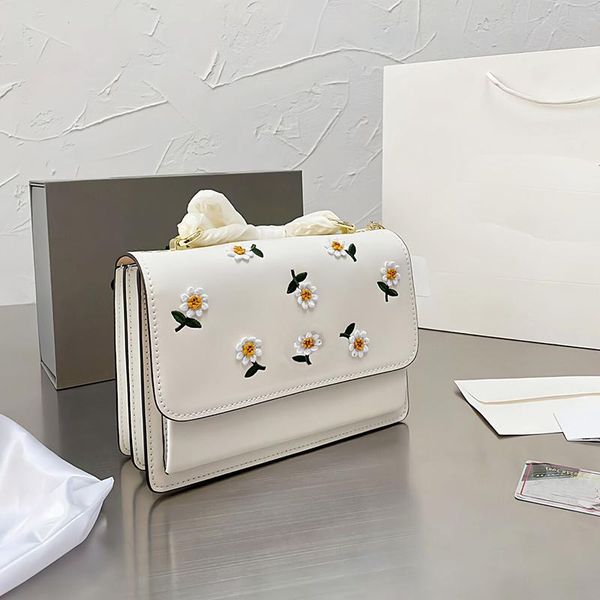 evening bags small daisy organ crossbody embroidery messenger chain luxury designer bag simple one-shoulder flaps purses
evening bags small daisy organ crossbody embroidery messenger chain luxury designer bag simple one-shoulder flaps purses