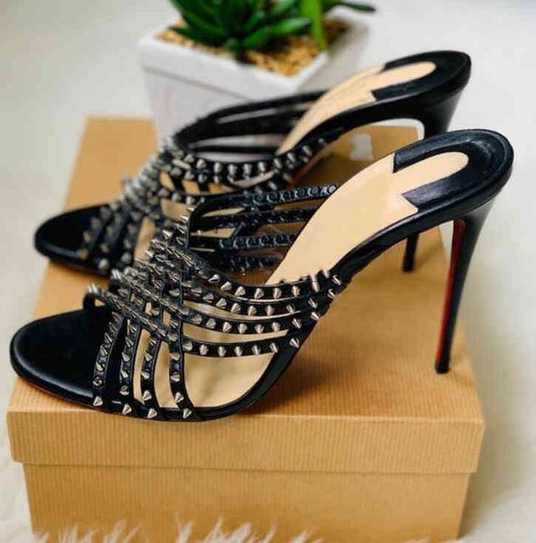 paris s luxurys women's sandals red bottom shoes black patent leathers spiked sandal slippers red-soles high heels eu35-43
paris s luxurys women's sandals red bottom shoes black patent leathers spiked sandal slippers red-soles high heels eu35-43