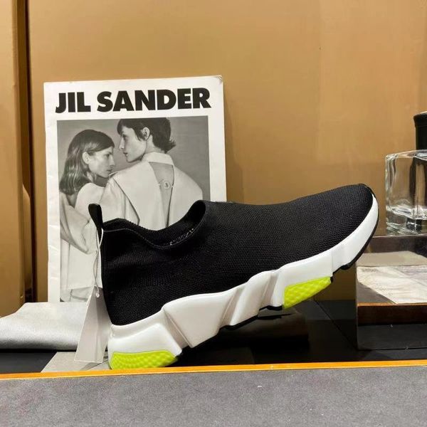 2021 shoes mens luxury designer and womens causal sneakers genuine leather with box 35-45 a02, Black
2021 shoes mens luxury designer and womens causal sneakers genuine leather with box 35-45 a02, Black