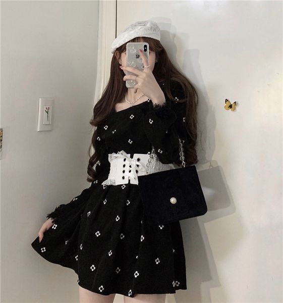 dresses chic korean black square neck puff long sleeve floral dress women mini with adjustable waist casual retro vestido mujer 210429, Black;gray
dresses chic korean black square neck puff long sleeve floral dress women mini with adjustable waist casual retro vestido mujer 210429, Black;gray