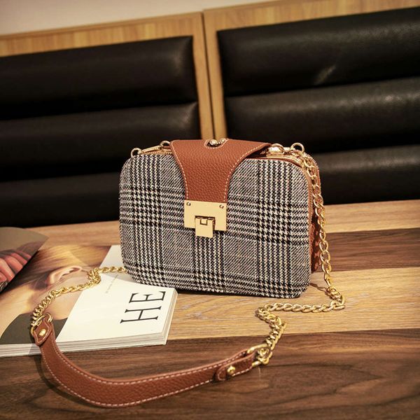 2021 small square bag women's fashion korean version chain single shoulder ins super fire messenger lattice clip
2021 small square bag women's fashion korean version chain single shoulder ins super fire messenger lattice clip